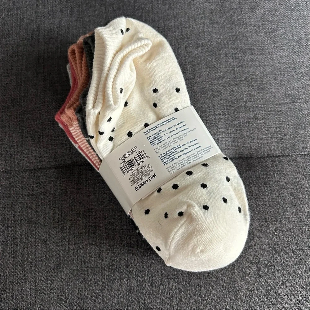 Old Navy Set/6 Women’s Abstract Geometric Theme Variety Ankle Socks, One Size